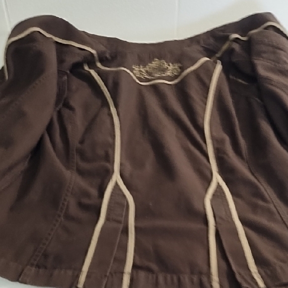 Brown Tailored Blazer with Notched Lapels - Picture 9 of 13